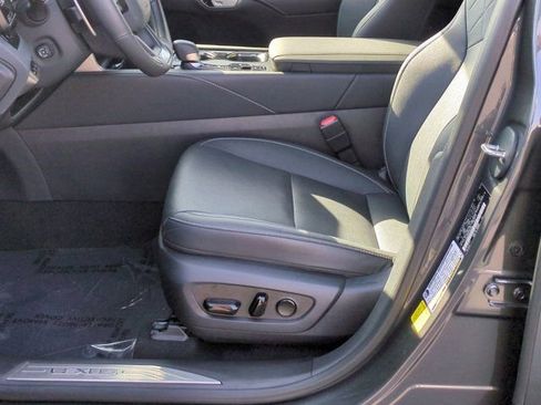 Used 2025 Lexus RX 350 w/ Convenience Package image 13