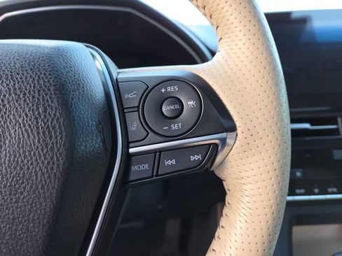 Used 2019 Toyota Avalon Limited FWD image 22