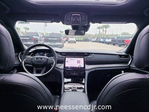 New 2025 Jeep Grand Cherokee Limited image 21