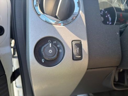 Used 2016 Ford F250 Lariat w/ Lariat Ultimate Package AWD/4WD image 25