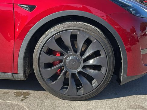 Used 2024 Tesla Model Y Performance image 30
