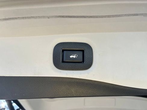 Used 2020 Nissan Rogue SL w/ Premium Package AWD/4WD image 9