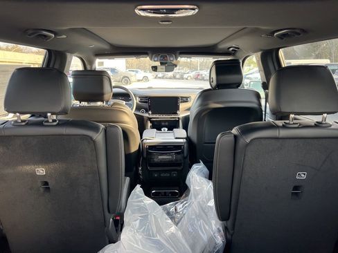 New 2026 Jeep Grand Wagoneer Limited w/ Premium Group II image 17