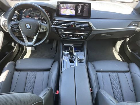 Used 2023 BMW 530i w/ Premium Package RWD image 12