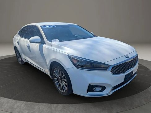 Used 2018 Kia Cadenza Premium image 3