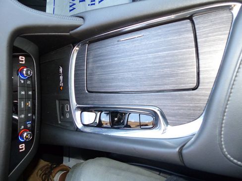 Used 2023 Buick Enclave Avenir w/ Avenir Technology Package AWD/4WD image 51