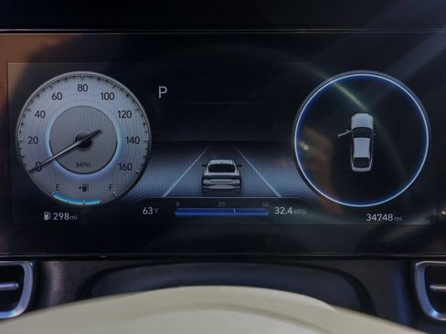 Used 2023 Hyundai Elantra SEL w/ Convenience Package image 32