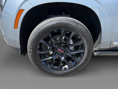 Used 2026 GMC Yukon XL Denali w/ Sun & Power Step Package AWD/4WD image 9