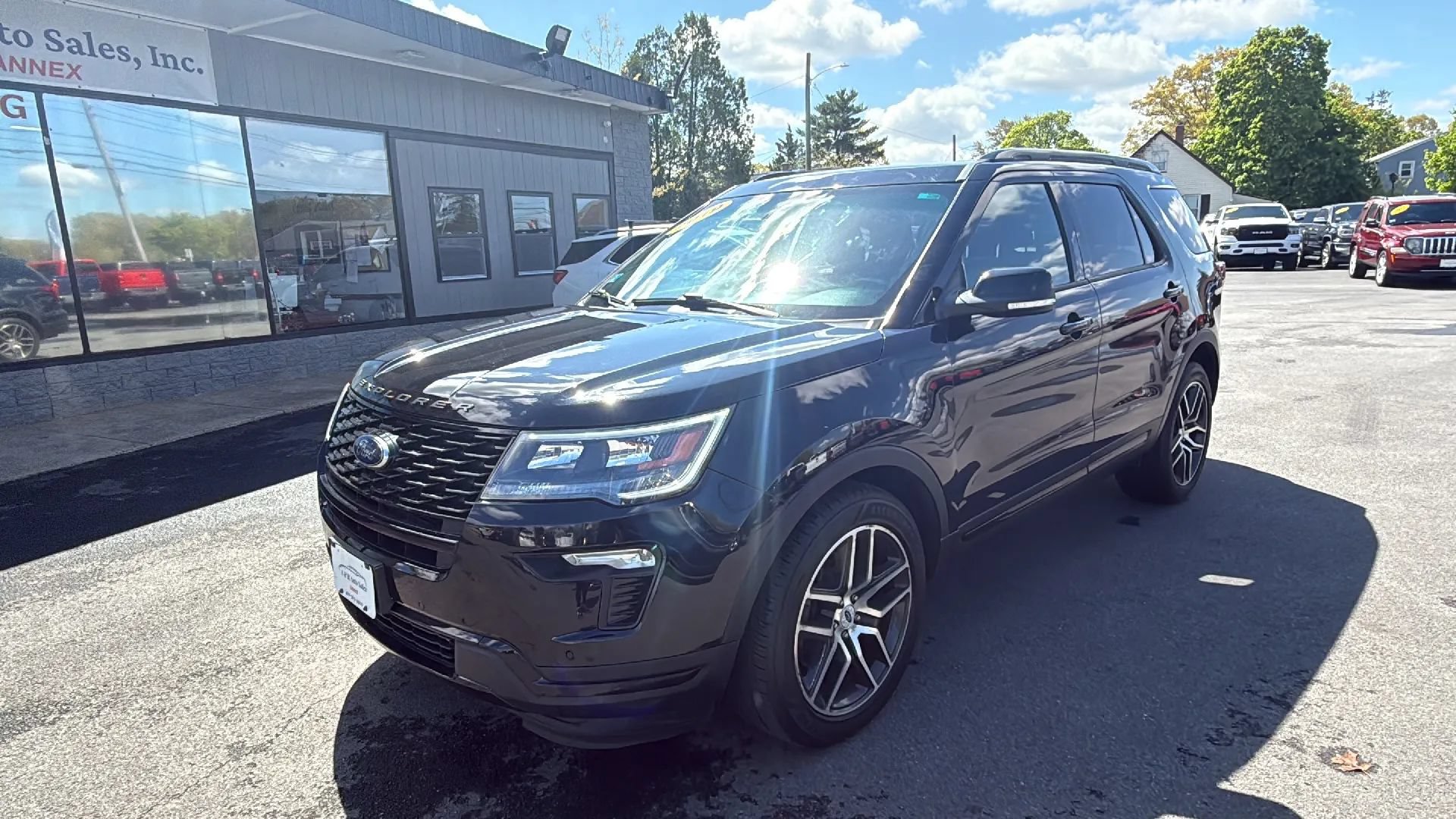 Used 2019 Ford Explorer Sport AWD/4WD image 3