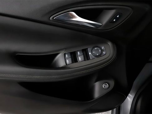 Used 2023 Buick Encore GX Select w/ Sport Touring Package image 18