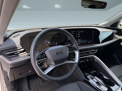 Used 2025 Audi Q5 Premium Plus w/ Premium Plus AWD/4WD image 4