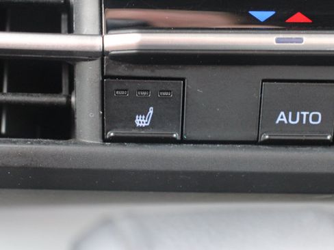 Used 2021 Toyota Sienna XSE w/ XSE Plus Package AWD/4WD image 28