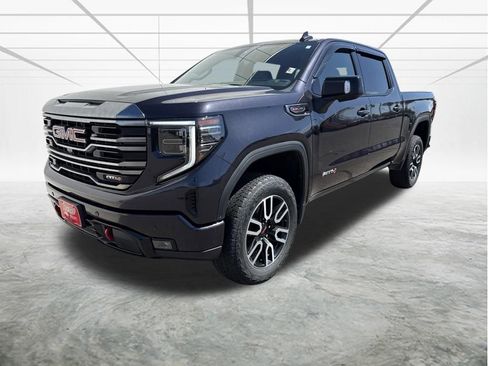 Used 2022 GMC Sierra 1500 AT4 w/ Technology Package AWD/4WD image 1