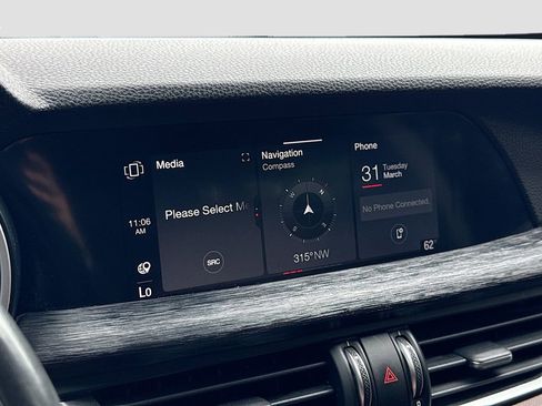 Used 2021 Alfa Romeo Stelvio Sprint w/ Nero Edizione image 14