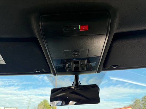 Used 2021 Volkswagen Atlas Cross Sport SE w/ Panoramic Sunroof Package image 18