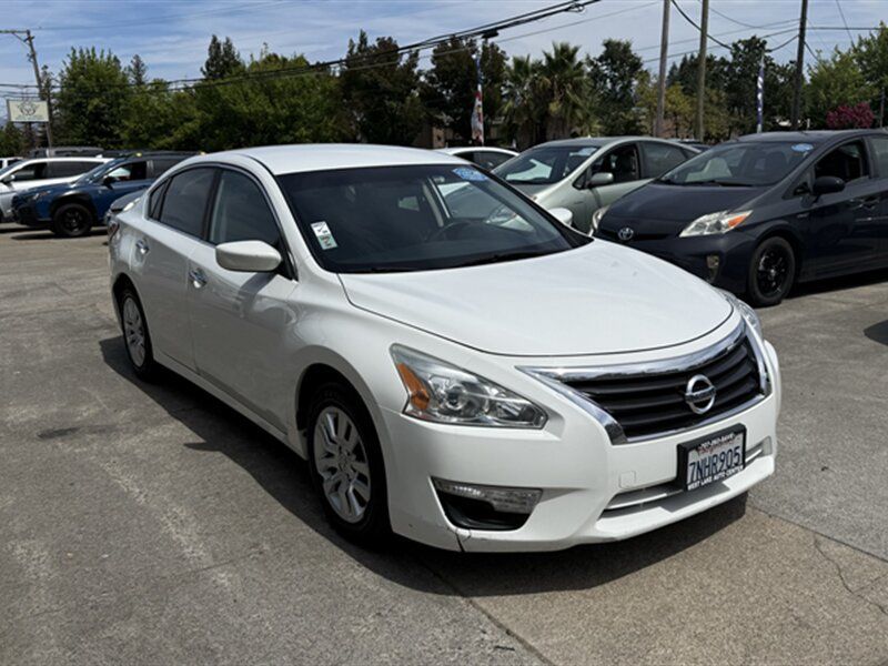 Used 2015 Nissan Altima 2.5 S w/ Power Driver Seat Package FWD image 3
