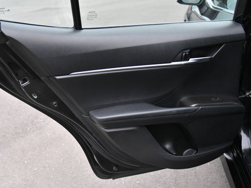 Used 2024 Toyota Camry LE image 32