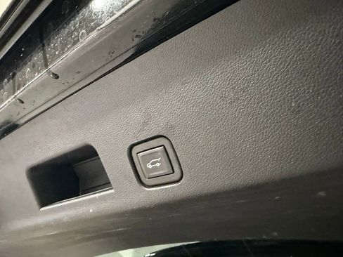 Used 2024 Chevrolet Traverse Z71 image 46