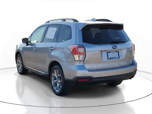 Used 2018 Subaru Forester 2.5i Touring image 3