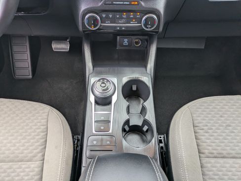 Used 2022 Ford Escape SE w/ SE Sport Appearance Package FWD image 25