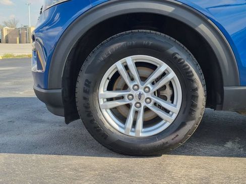 Used 2020 Ford Explorer XLT w/ Equipment Group 202A AWD/4WD image 24