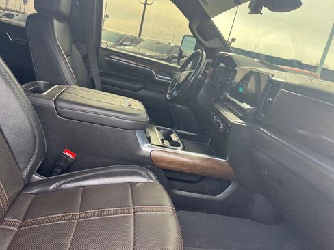 Used 2024 Chevrolet Silverado 3500 High Country w/ High Country Premium Package image 32