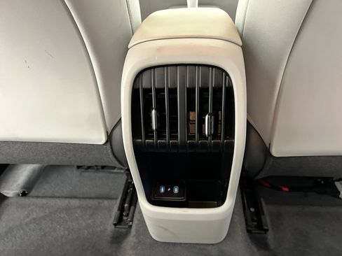 Used 2025 Hyundai Kona SEL FWD image 24