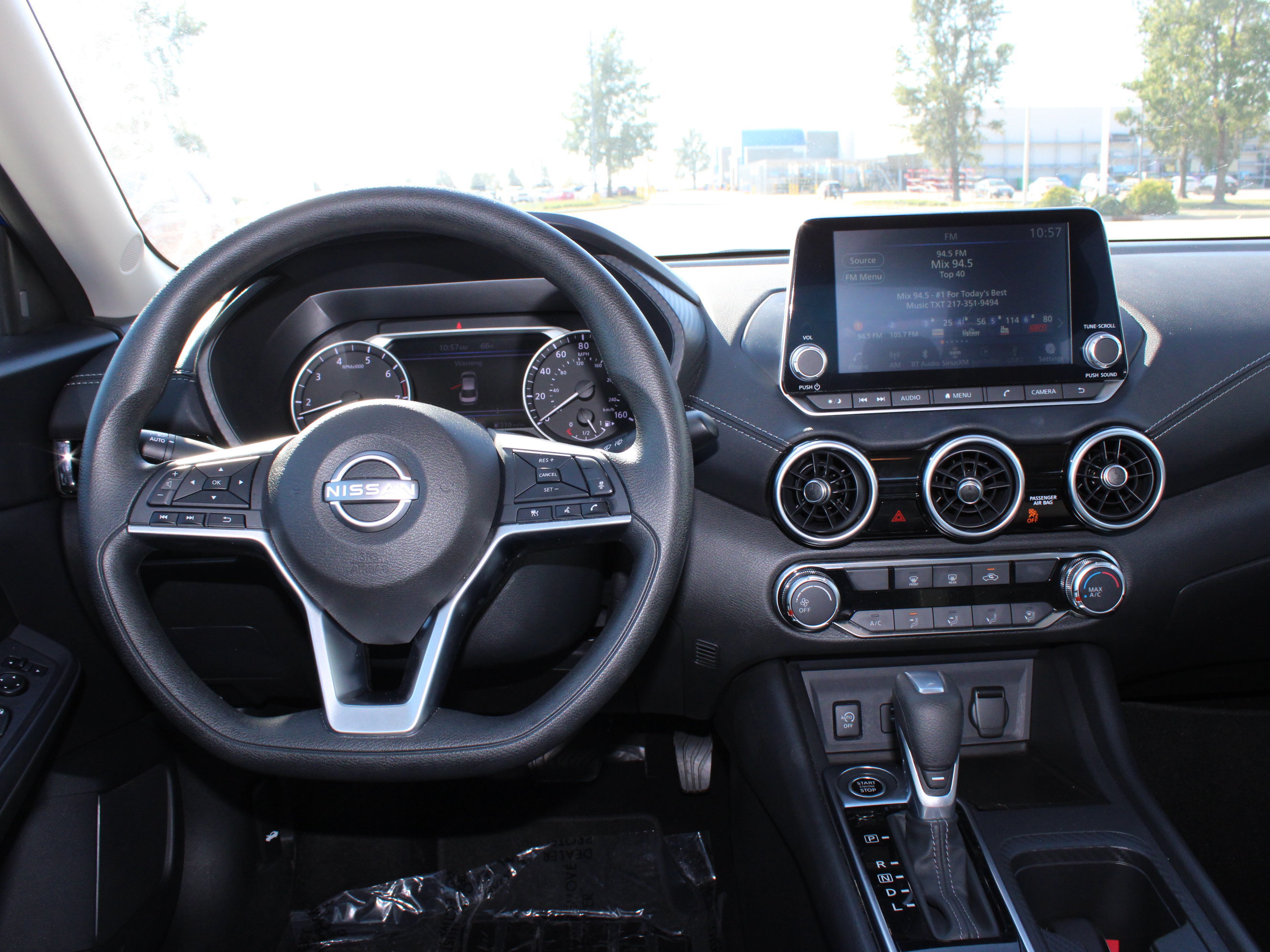 Used 2025 Nissan Sentra SV FWD image 9