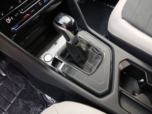 New 2026 Volkswagen Taos SE image 22