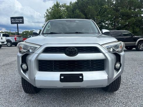 Used 2015 Toyota 4Runner SR5 AWD/4WD image 2