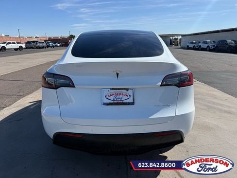 Used 2022 Tesla Model Y Long Range image 4