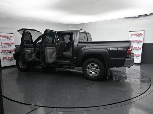 Used 2015 Toyota Tacoma 4x4 Double Cab image 16