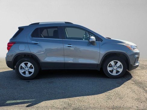 Certified 2019 Chevrolet Trax LT w/ LT Convenience Package AWD/4WD image 2