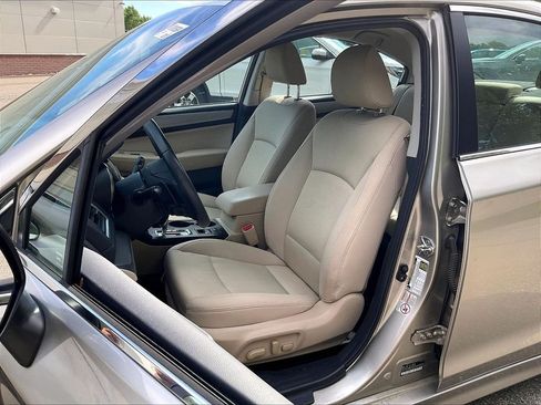 Used 2016 Subaru Legacy 2.5i Premium AWD/4WD image 9