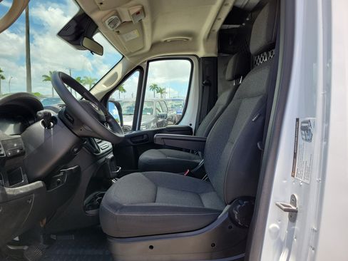 Used 2025 RAM ProMaster 2500 w/ U-Haul Equipment Group FWD image 15