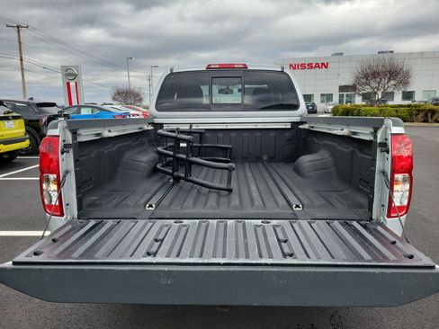 Certified 2017 Nissan Frontier SV w/ SV Value Truck Package image 8