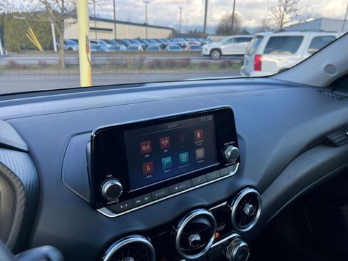 Used 2025 Nissan Sentra S image 17