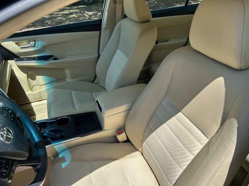 Used 2017 Toyota Camry LE FWD image 9