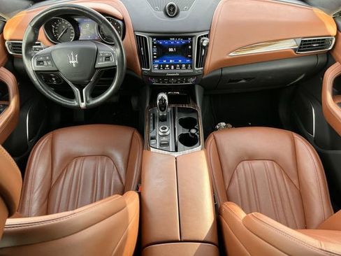 Used 2017 Maserati Levante w/ Luxury Package image 11