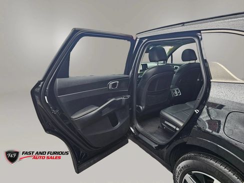 Used 2022 Kia Sorento S w/ Panoramic Sunroof Package FWD image 10