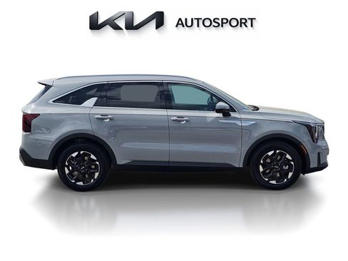 New 2026 Kia Sorento S FWD image 8