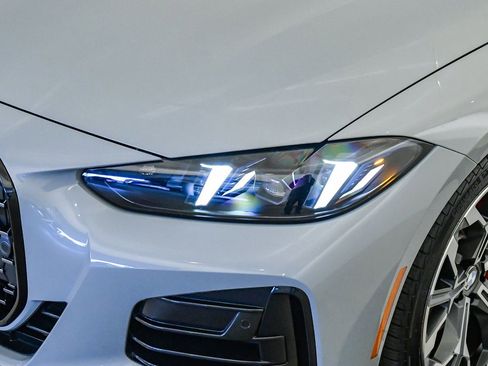 Used 2026 BMW 430i Coupe w/ M Sport Package RWD image 9