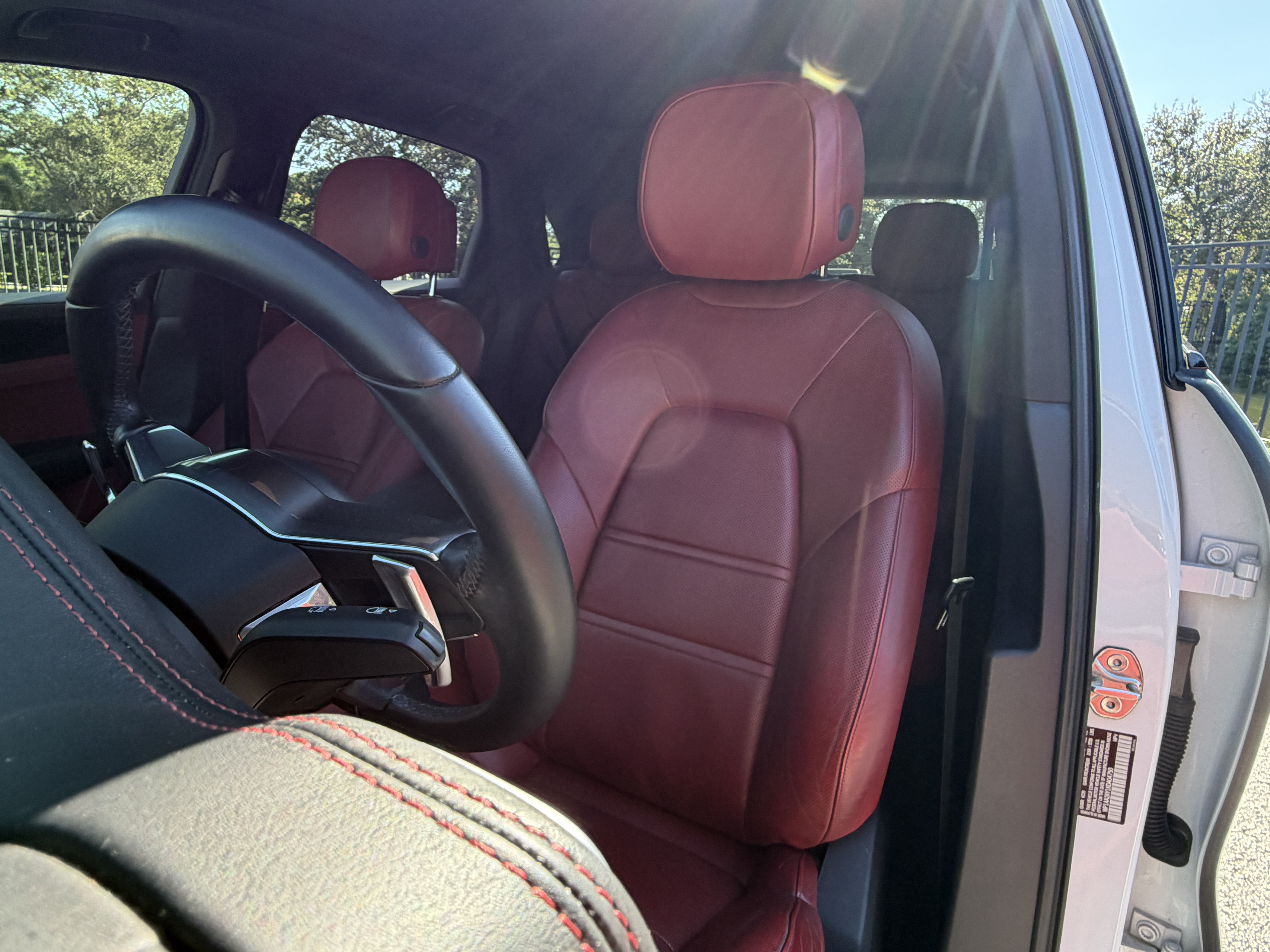 Used 2019 Porsche Cayenne AWD/4WD image 5