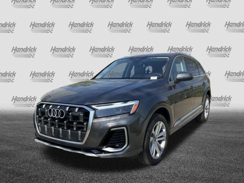 Used 2025 Audi Q7 3.0T Premium w/ Convenience Package image 5