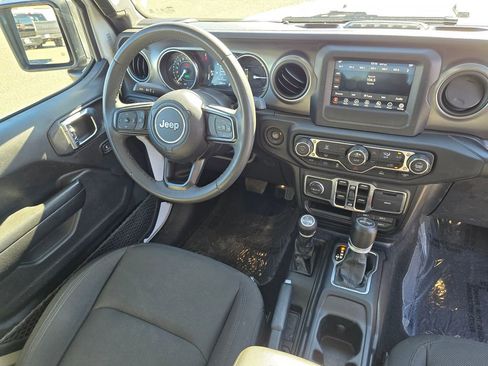 Used 2023 Jeep Wrangler Unlimited image 11