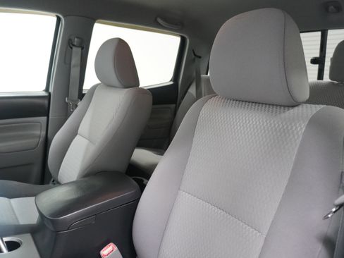Used 2012 Toyota Tacoma PreRunner w/ SR5 Pkg RWD image 10