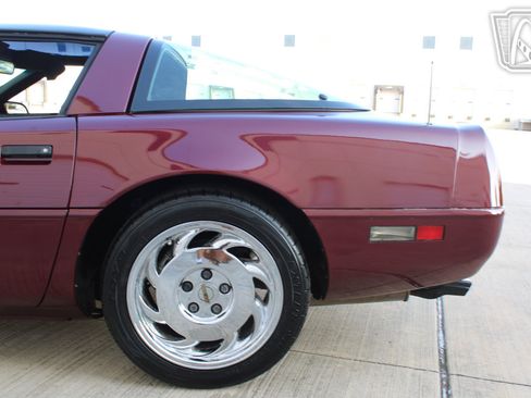 Used 1993 Chevrolet Corvette Coupe RWD image 34