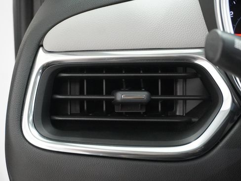 Used 2023 Chevrolet Equinox LS w/ LS Convenience Package image 19