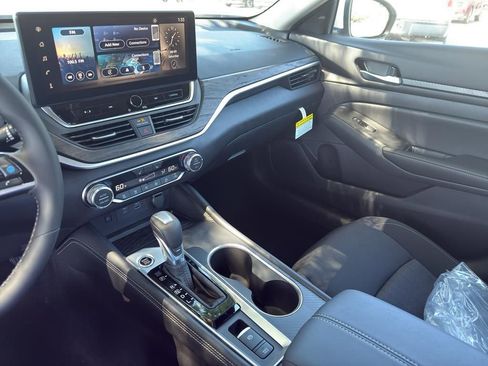 New 2025 Nissan Altima 2.5 SV image 21