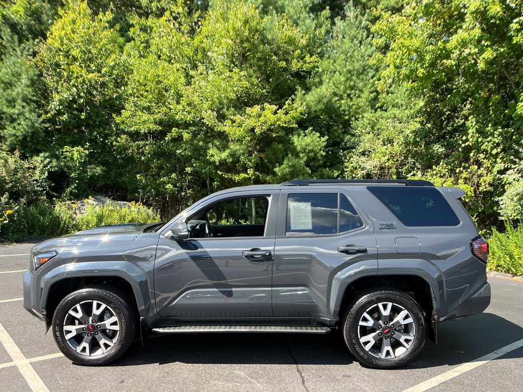Used 2025 Toyota 4Runner TRD Sport AWD/4WD image 2